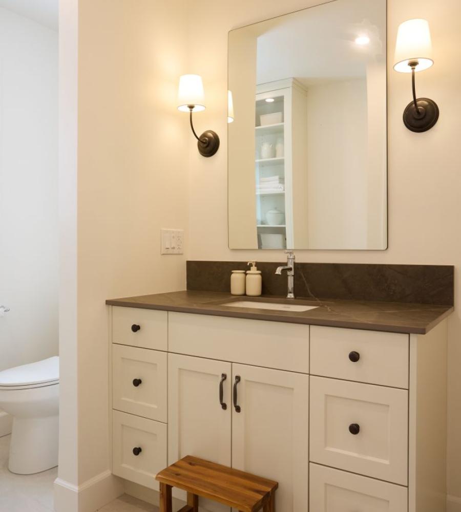 Modern kids bathroom and vanity